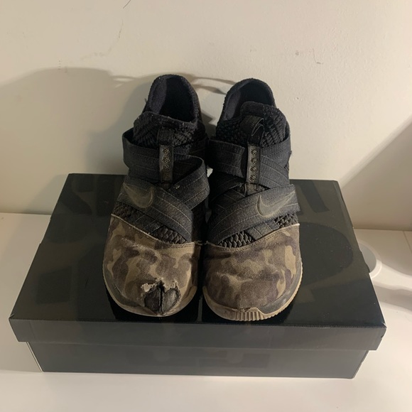 Lebron Soldier XII SFG Black/Black-Hazel Rush Men’s 9 - Picture 8 of 8